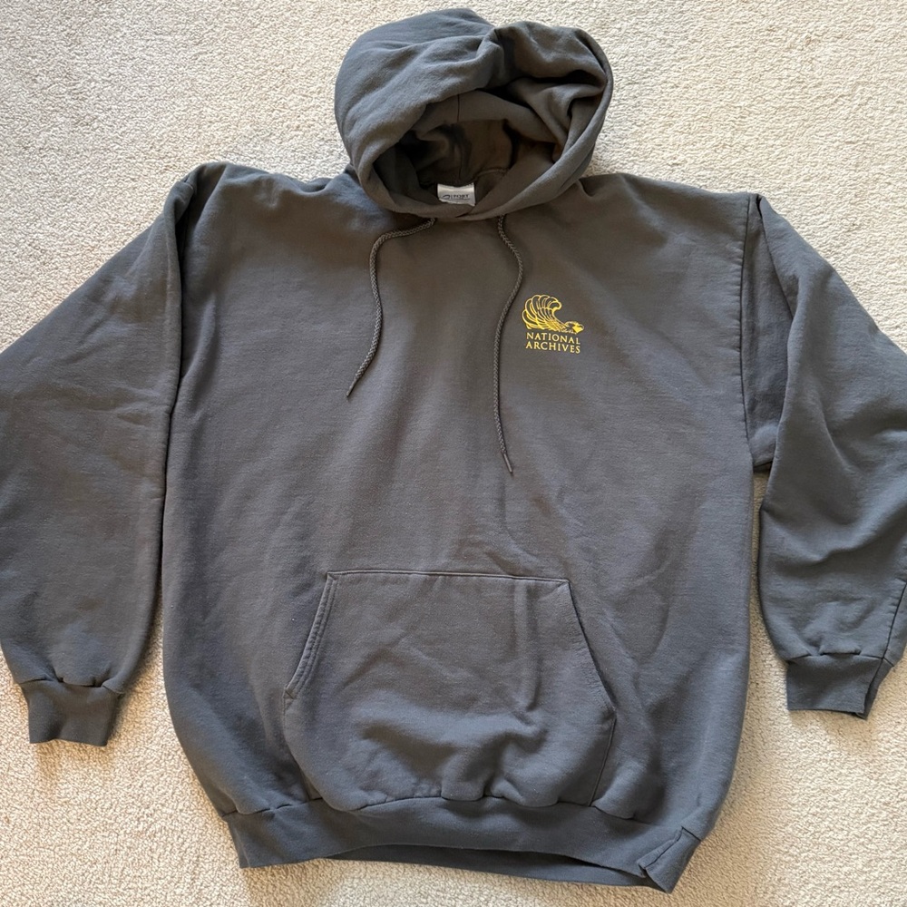 Port and Company National Archives Hoodie Size XL - Measurements in pictures